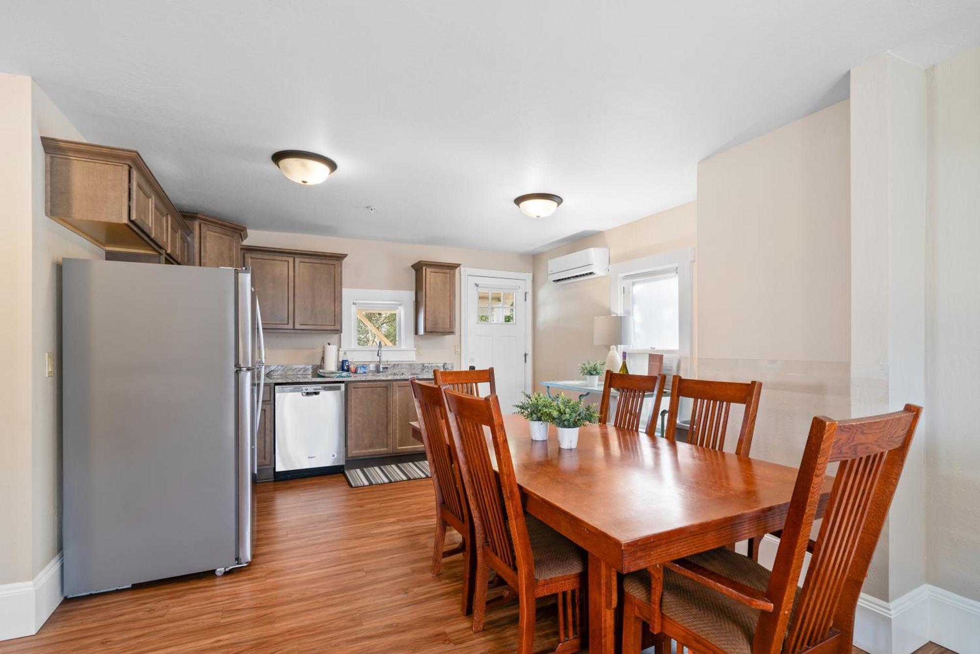 Pioneer Vacation Rentals - Pioneer North Suite Downtown Ashland Exteriör bild